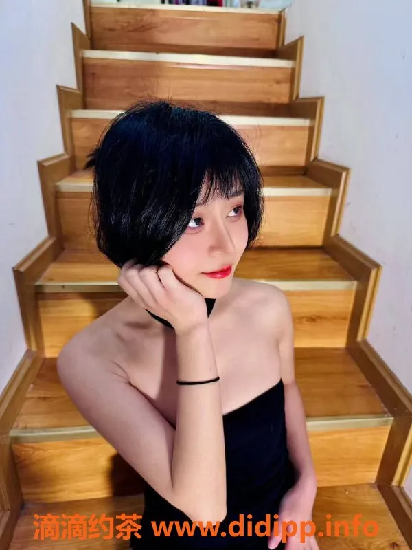 成都楼凤-成华区小溪流，25岁温柔御姐，500元体验