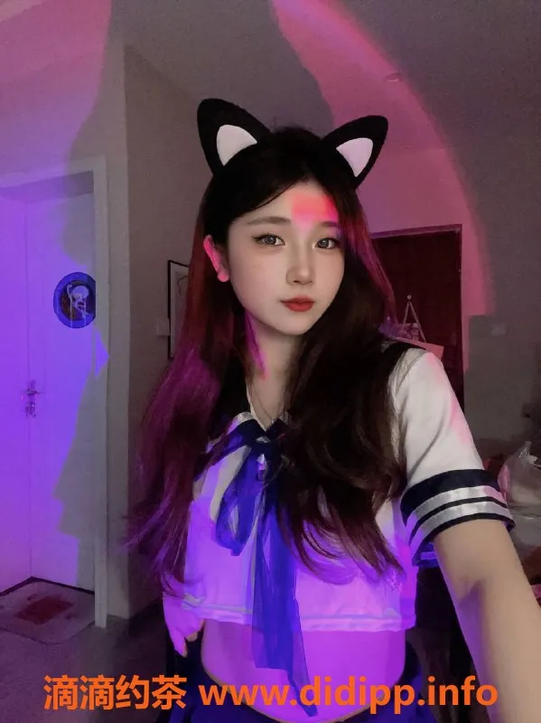 重庆楼凤-渝北璐璐，18岁小巧嫩妹，服务亲和