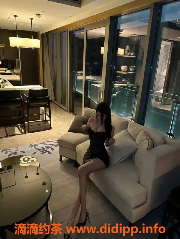 东莞楼凤-大朗伊依，价格700，激情服务体验