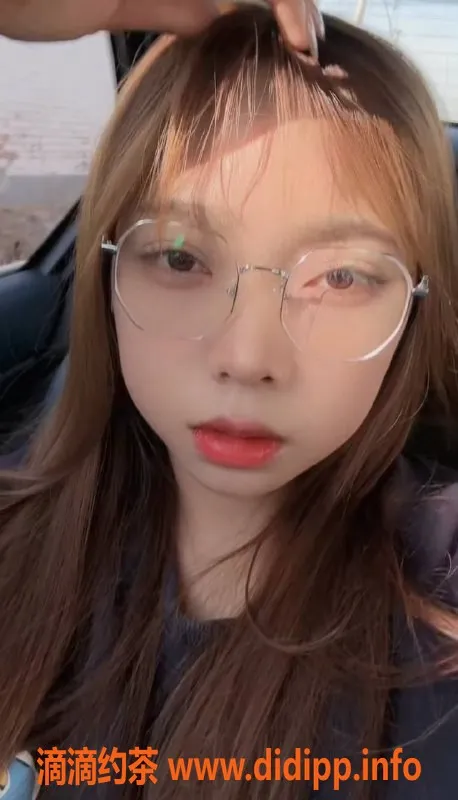 杭州楼凤资源信息,99年新加坡女孩艾丽，101斤前凸后翘，700元体验