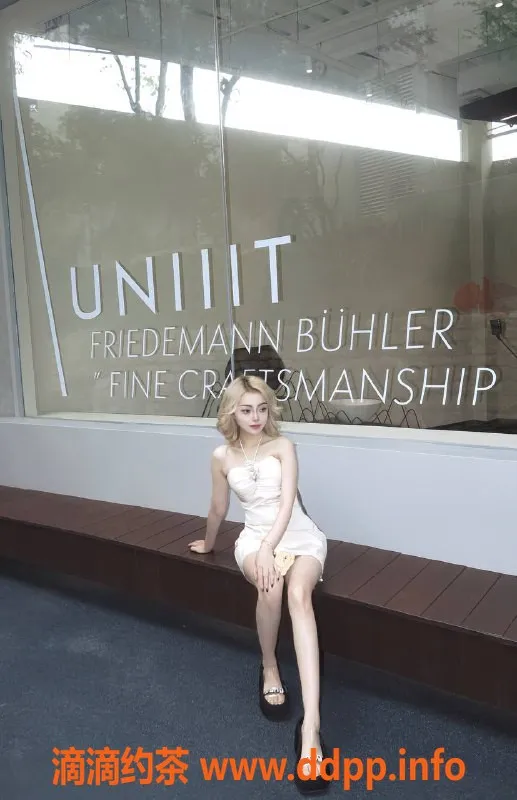 成都楼凤-成华区24岁萝莉陆玖玖，155cm仅需800元