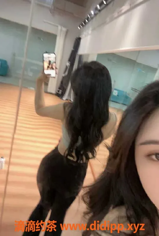 广州楼凤-花都二二，23岁165cm，34C体验真实服务