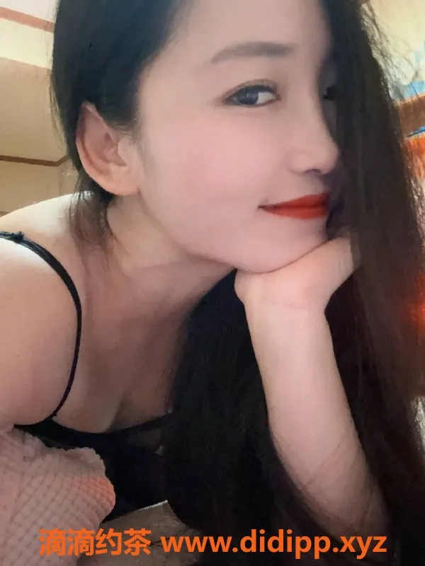 成都楼凤-锦江区小白兔，90分钟无限服务，身材纤细