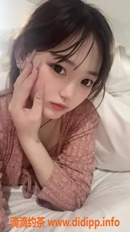 长沙楼凤资源信息,岳麓区球球，165cm、100斤，19岁热情服务