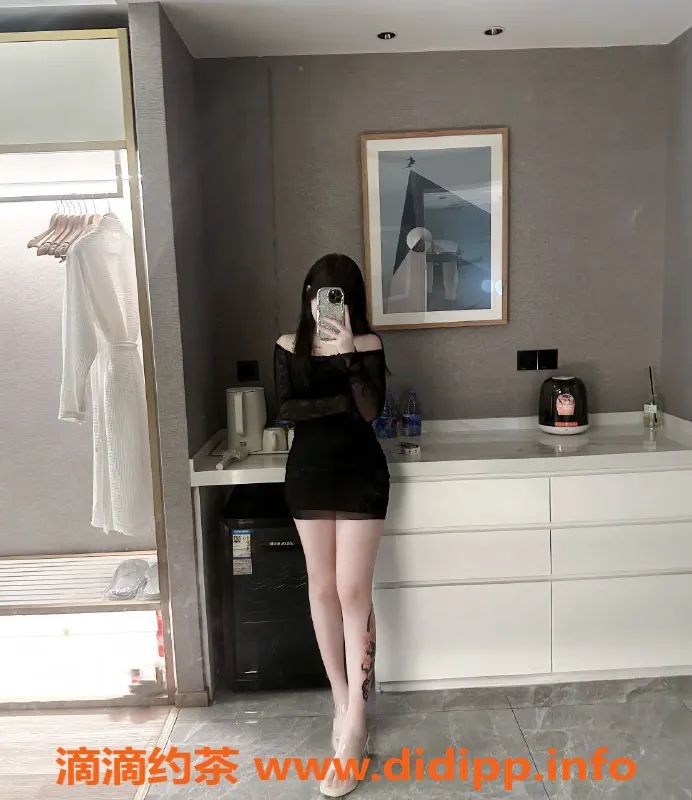 广州楼凤资源信息,天河嫩妹余温，8P大胸舌吻服务等你体验