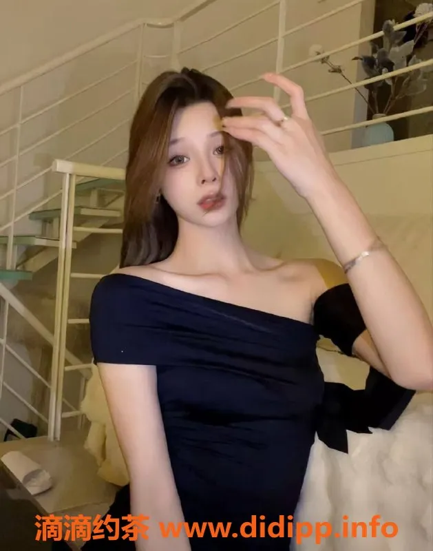 上海楼凤-徐汇晨沐沐，168cm/48kg，23岁服务多样