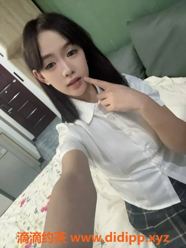 成都楼凤-成华区清纯妹音音，165cm，90斤，18岁