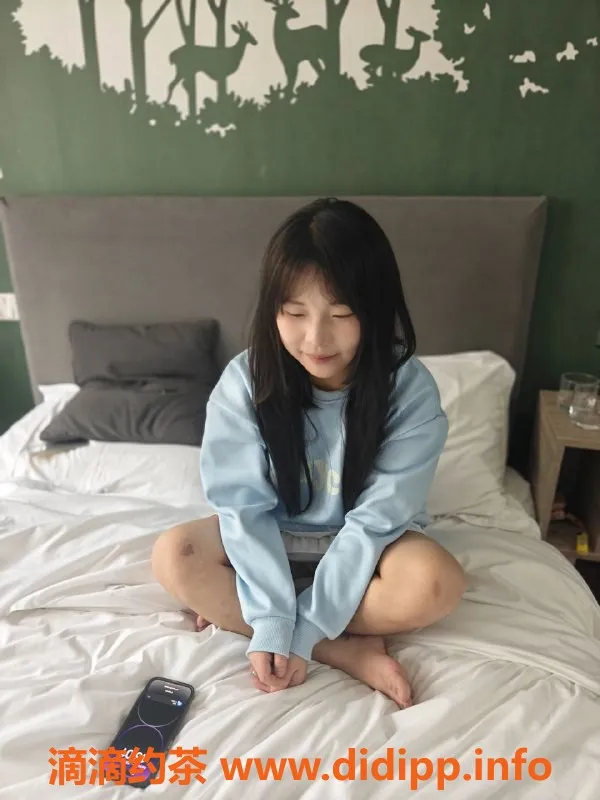 成都楼凤-成华区小鱼，158cm大奶嫩妹，超值服务体验