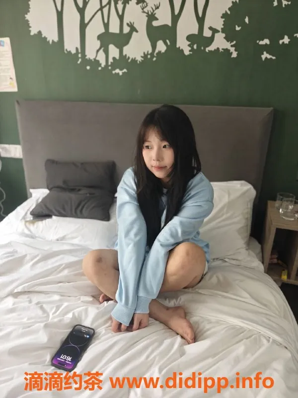 成都楼凤-成华区小鱼，158cm大奶嫩妹，超值服务体验