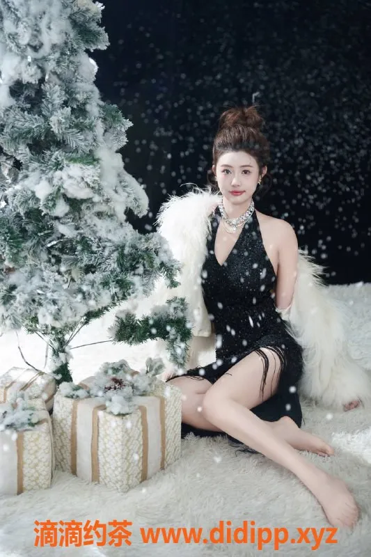 北京楼凤-朝阳三里屯嫩妹馨予，900P，皮肤白嫩