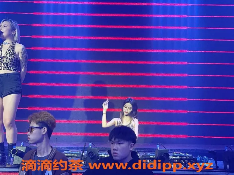 杭州楼凤-175cm高挑女孩DD，92斤D罩杯，03岁青春活力