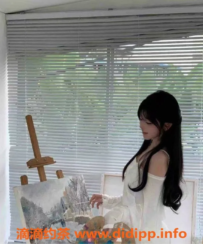 杭州楼凤-小蜜蜂：青春165cm，陪浴与激情服务任你选