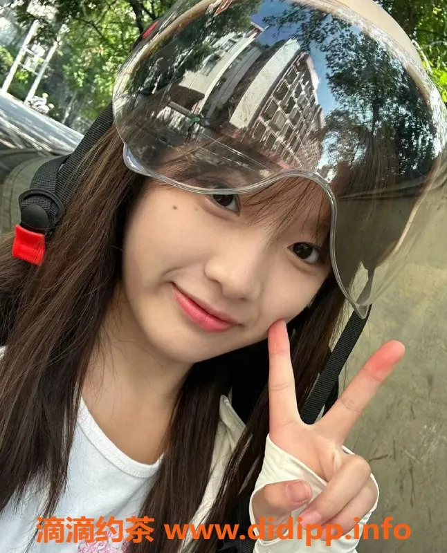 杭州楼凤资源信息,18岁呆呆，168cm纤细身材，上城区兼职嫩妹