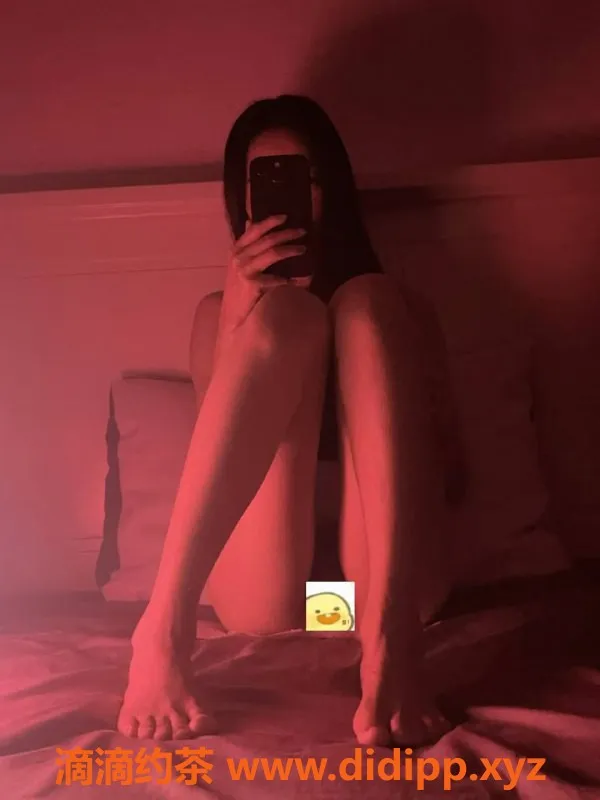 杭州楼凤-26岁嬉嬉，身高163，B罩杯，优惠课费💖