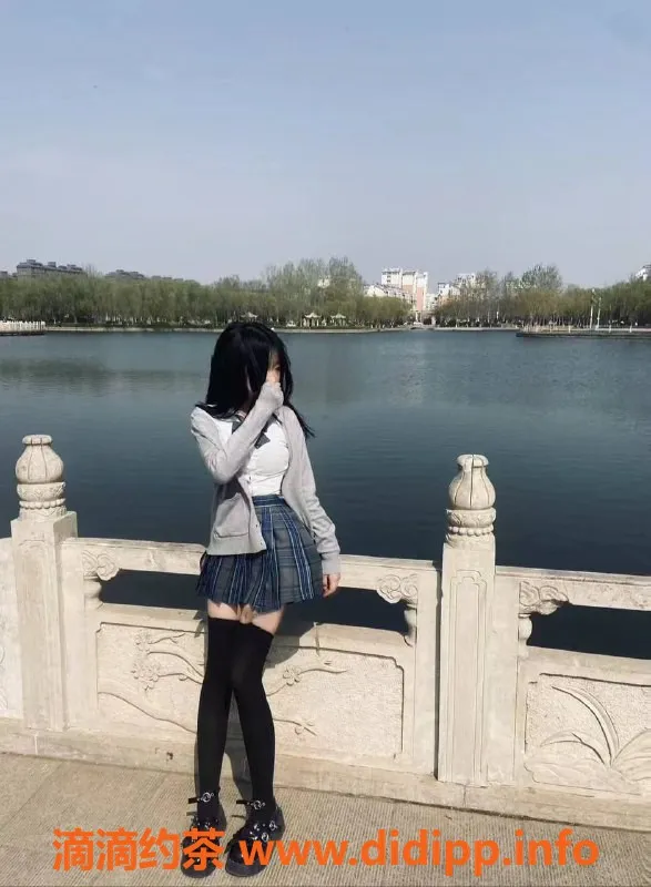 东莞楼凤-亮眼小姐姐，清纯可人，服务超赞