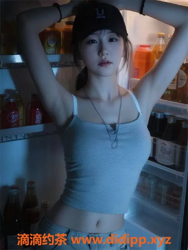 深圳楼凤-深圳龙华小娇，800特惠，激情舌吻服务