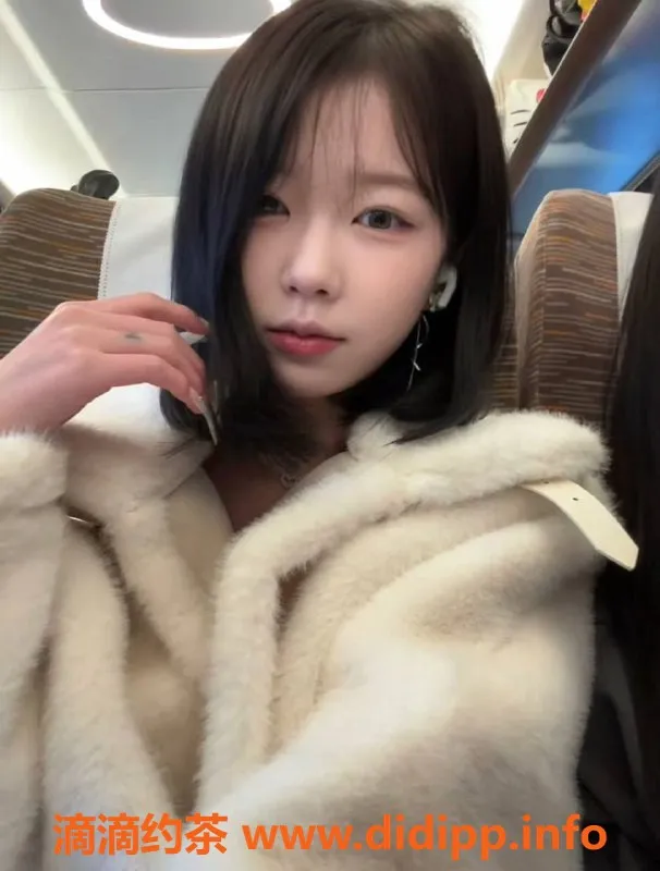 杭州楼凤资源信息,拱墅嫩妹雯雯，颜值超高，舌吻必试！