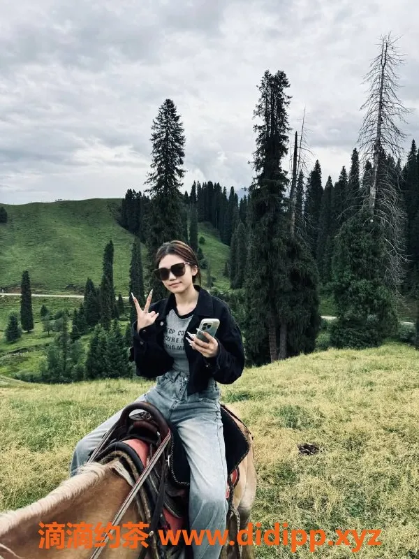 广州楼凤资源信息,天河果果，嫩妹大胸6P鸳鸯浴服务