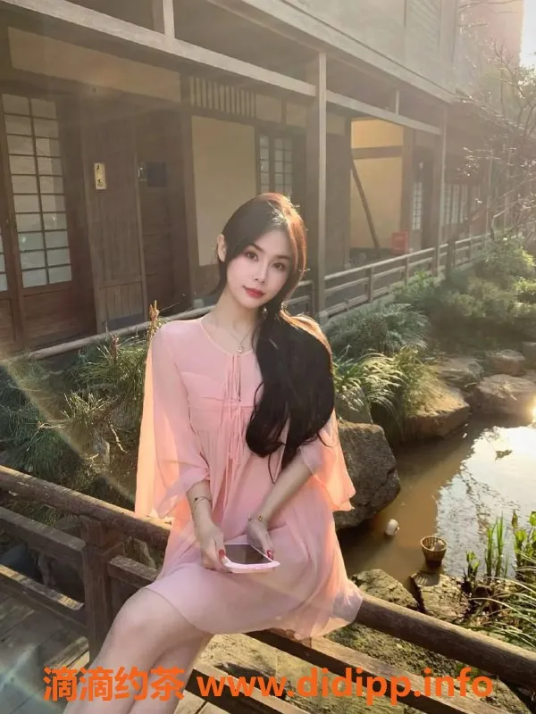 东莞楼凤-虎门小玲珑，500元体验，3000夜服务！