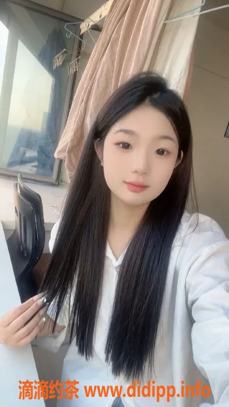 杭州楼凤-拱墅小玉，800元享御姐舌吻服务