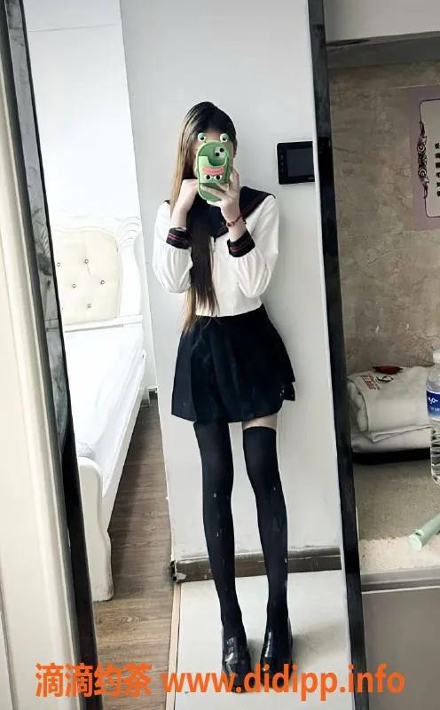 长沙楼凤资源信息,雨花区小虎牙，164cm，18岁，双飞可选！