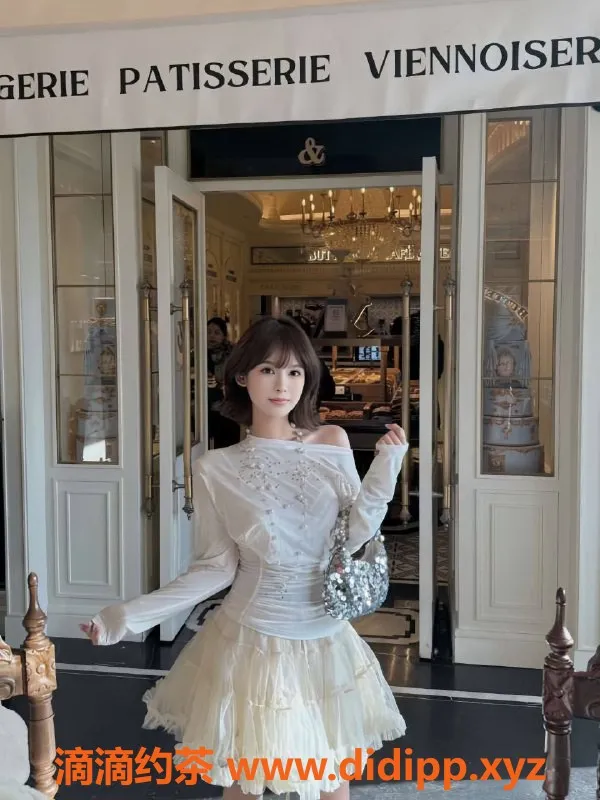 杭州楼凤-拱墅徐一一，1500元御姐服务，热情舌吻！