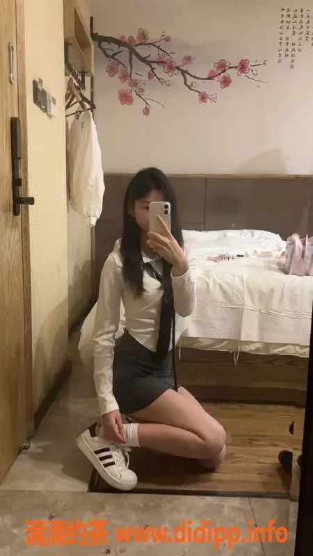 上海楼凤资源信息,闵行张欣怡，18岁165cm，口交服务800元起