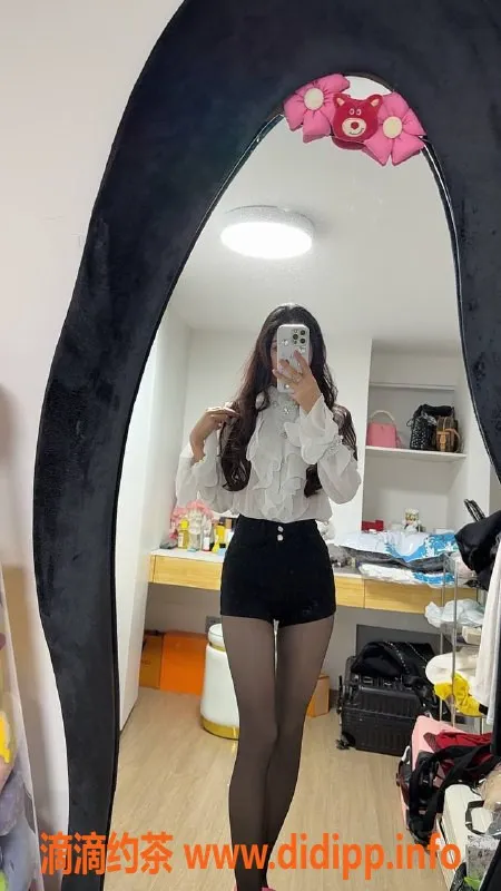 广州楼凤资源信息,荔湾嫩妹崽崽，12P上门服务，享受鸳鸯浴