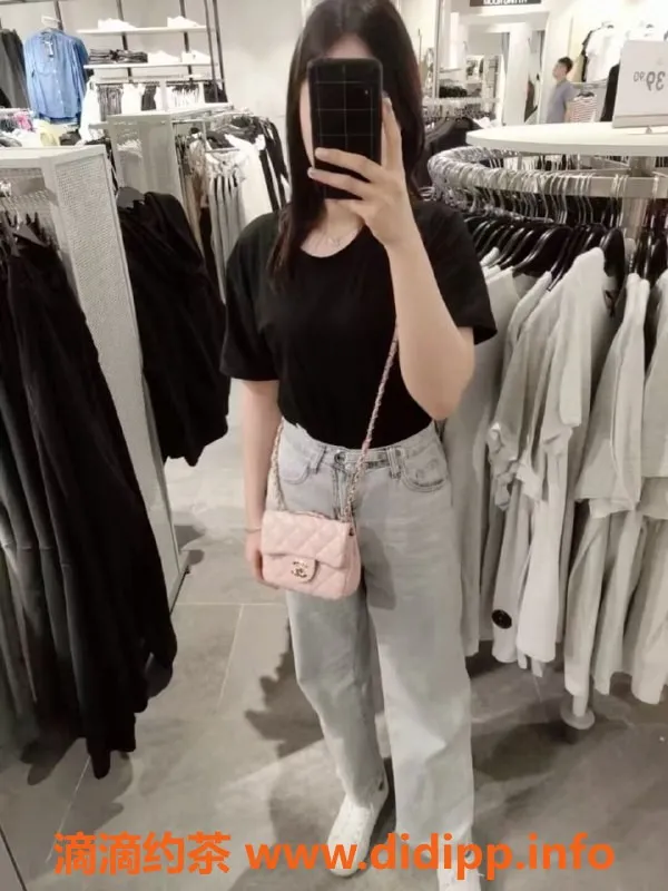 深圳楼凤资源信息,龙岗妍妍：23岁，165cm，34C，夜课优惠等你来！