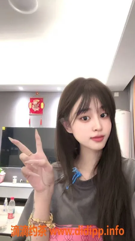 广州楼凤-天河嫩妹甜甜，700元约会等你来！