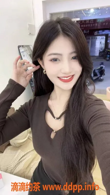 福州楼凤-台江区米粒：25岁D+美少女，800P入场