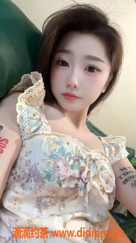 成都楼凤资源信息,21岁泡泡妹，160cm匀称身材，热聊限时优惠