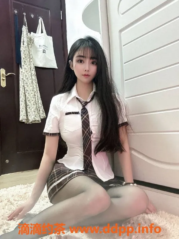 广州楼凤-天河御姐馨儿，15P双飞服务，火辣大胸等你来约！