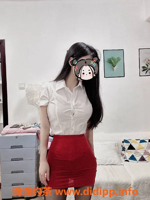 广州楼凤-天河御姐馨儿，15P双飞服务，火辣大胸等你来约！