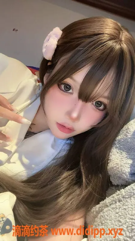 广州楼凤-天河嫩妹呆呆，8P鸳鸯浴等你来体验！