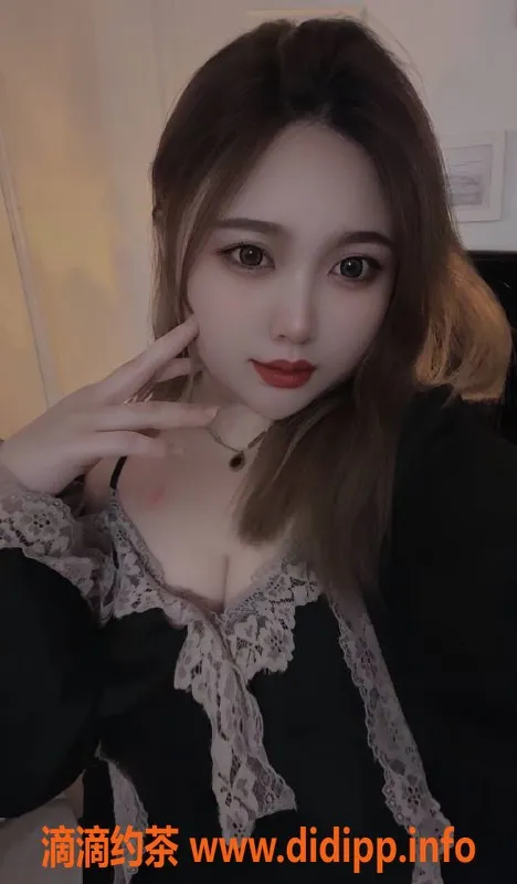 长沙上门服务-岳麓区初柒，23岁165身材，调情与推拿服务