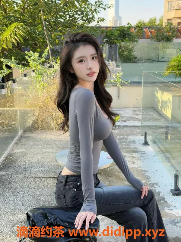 重庆外围-重庆发财妹楼凤18-25岁，多种服务任你选