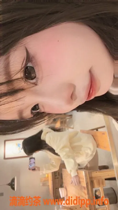 成都楼凤-武侯区高评分嫩妹小佳，700元60分钟服务