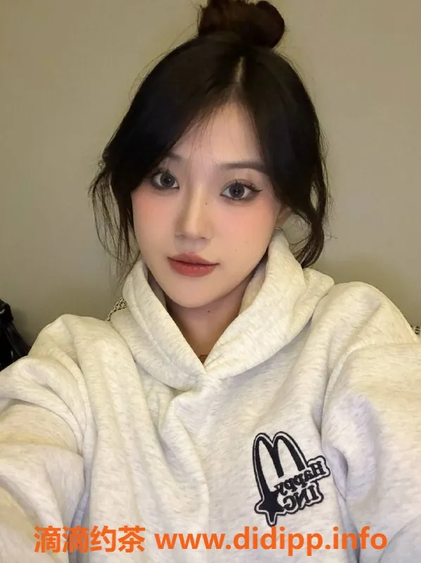 广州楼凤-黄埔嫩妹韩辰，6P鸳鸯浴大长腿等你来体验