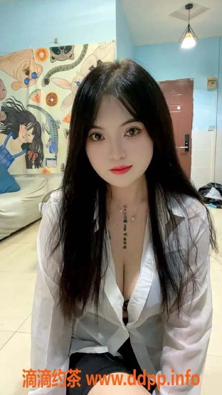 广州楼凤资源信息,广州萱萱，160cm 23岁大胸小姐姐，茶水费400起