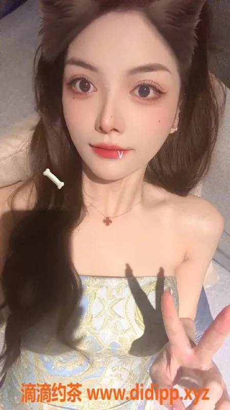 广州楼凤-佛山嫩妹小白兔，8P舌吻大胸服务体验