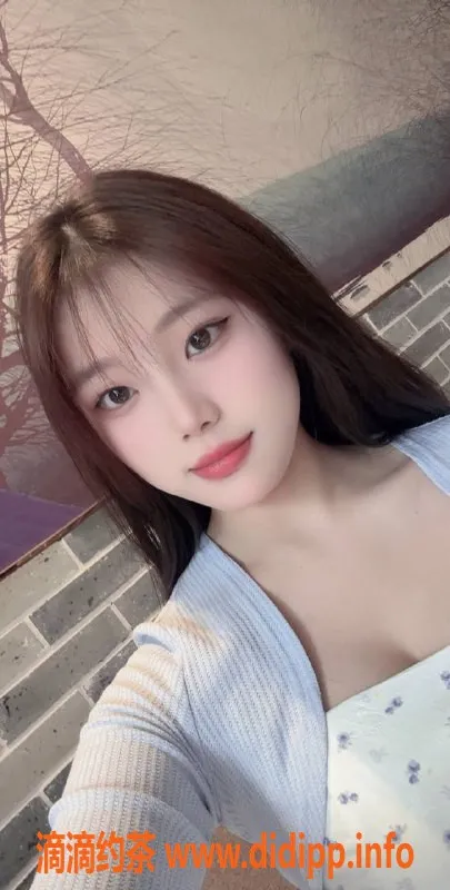 广州楼凤-天河嫩妹思琪，700元视频验证，约见享受！