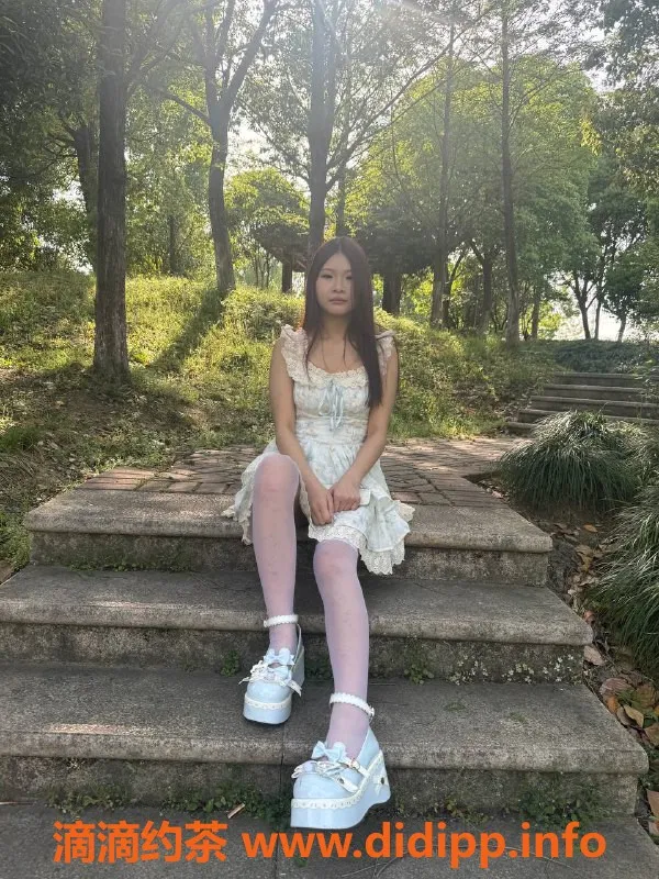 宁波楼凤-宁波梦瑶，18岁C罩杯，专业技巧服务！