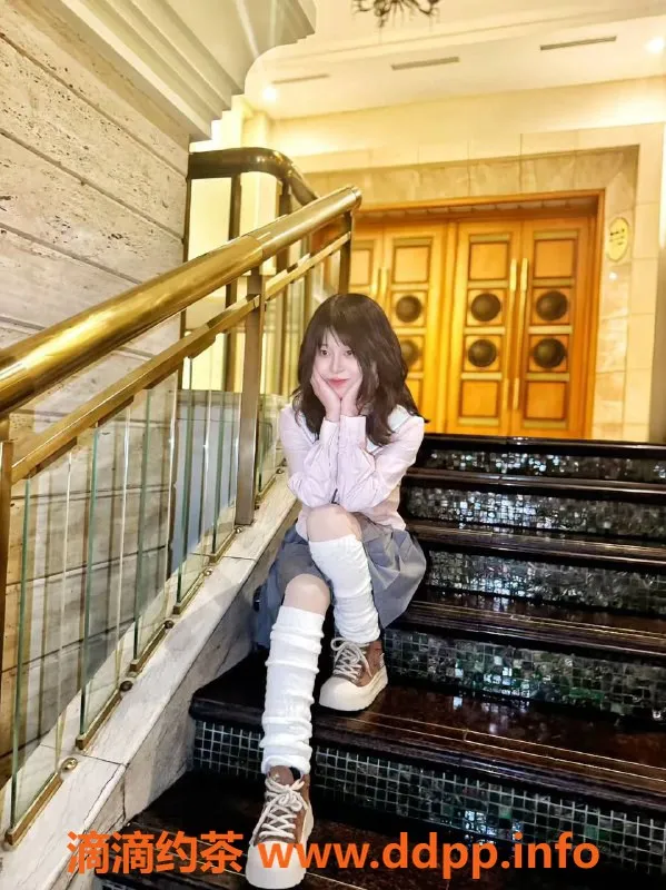 成都楼凤-成华区25岁小溪流，400元50分钟温柔服务