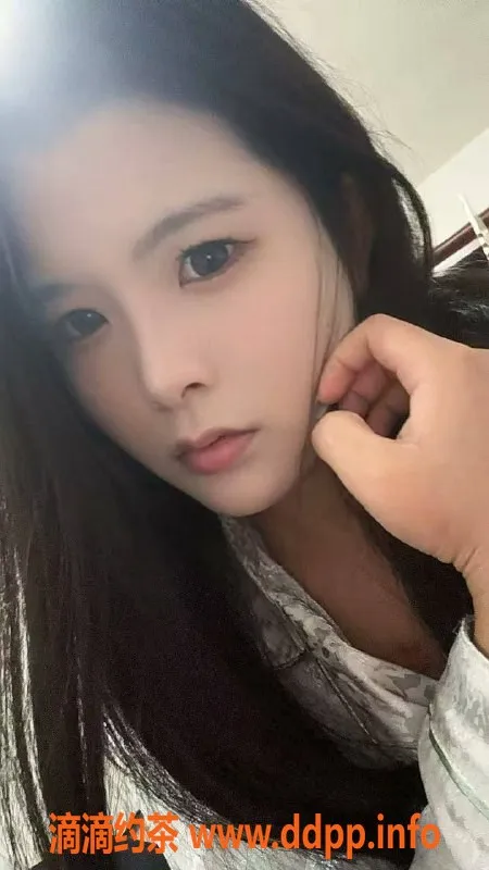 长沙楼凤-开福区雅宝，165cm C杯，20岁高配服务