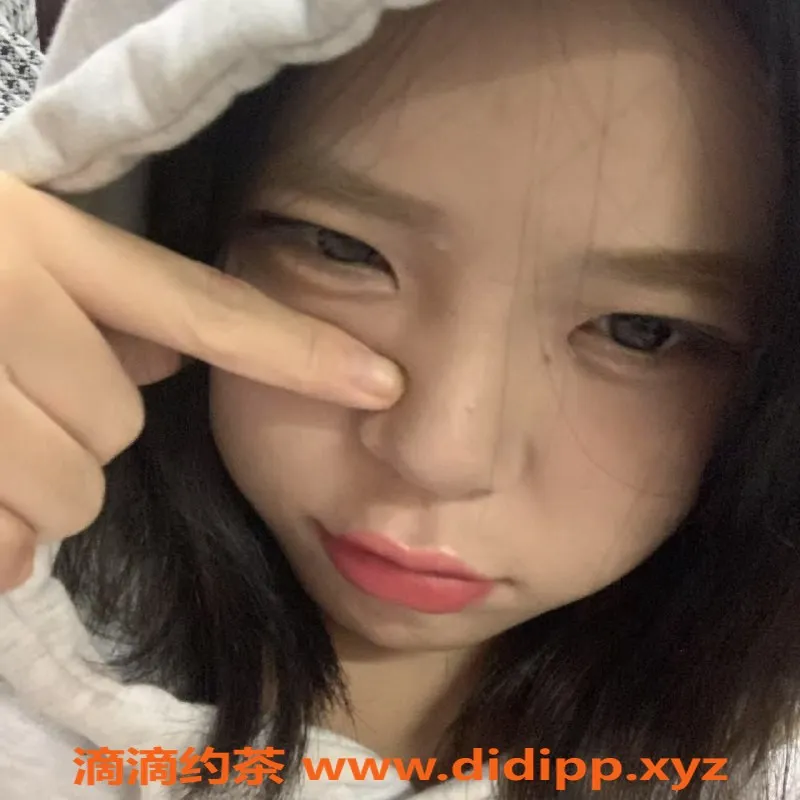 成都楼凤-成华区小桃花，17岁160cm，服务超赞