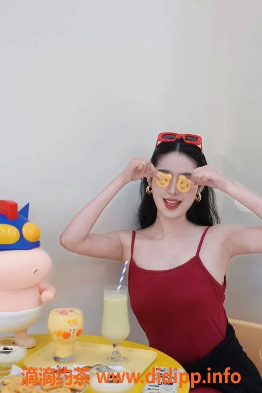 广州楼凤-天河吴越儿：9P御姐，激情双飞，舌吻体验