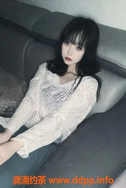 长沙楼凤-雨花区佳妮，18岁165高，服务超赞只需600元！