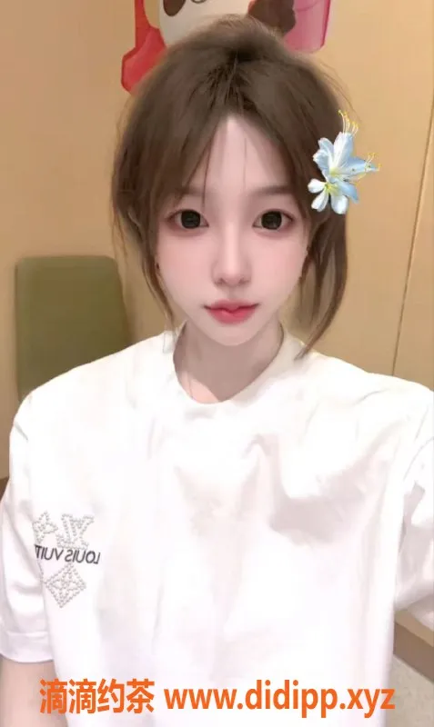 杭州楼凤-上城小梨花，171cm 18岁，激情服务仅1200元