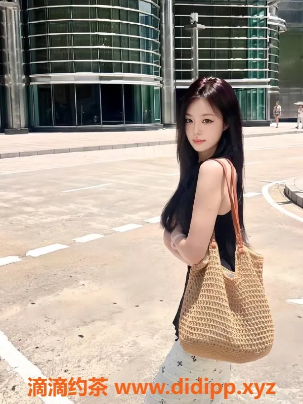 广州楼凤-越秀宣宣：嫩妹大胸6P鸳鸯浴体验